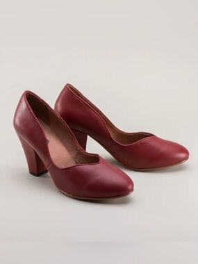Marilyn Women's 1940s Pumps (Oxblood) l